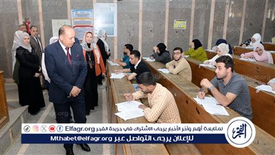 رئيس جامعة المنصورة يتفقد لجان الامتحانات بكليات الحقوق وطب الأسنان والهندسة