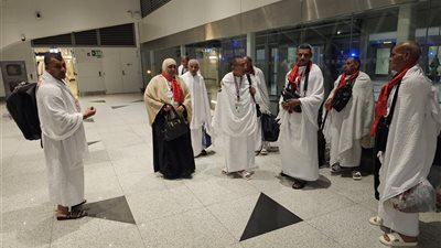 التضامن الاجتماعي تواصل تفويج حجاج الجمعيات الأهلية إلى الأراضي المقدسة