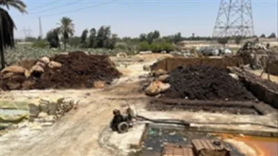 الداخلية تضبط 200 طن مخصبات مجهولة داخل مصنع دون ترخيص