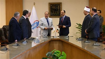 توقيع بروتوكول تعاون بين وزارتي 