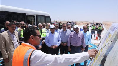 تفاصيل زيارة وزير الصناعة للمنطقة الصناعية بالمطاهرة بمحافظة المنيا