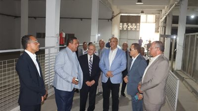 محافظ القليوبية يتفقد عدد من مصانع مدينة الخانكة
