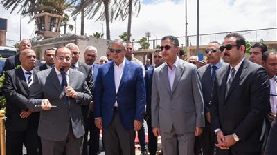 بحضور محافظ الإسكندرية.. وزير التموين يتفقد أحد محطات الزيوت والشحوم التموينية في الإسكندرية 