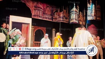 العرض المسرحى الاسكافى ملكًا لفريى المنيا القومية المسرحية على مسرح قصر ثقافة أسيوط 
