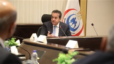 “عبدالغفار” يبحث تعزيز التعاون في تقنيات الذكاء الاصطناعي والجراحة الروبوتية مع شركة عالمية