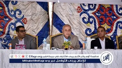 محافظ الأقصر يستمع لمطالب أهالي عزبة أبو دغار في مؤتمر بأرمنت