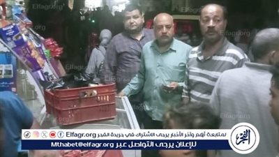 حملة لإزالة إشغالات وتعديات الباعة الجائلين بالوليدية بأسيوط