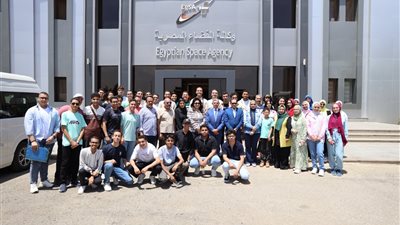 وفد طلابي من محافظة أسيوط في زيارة تعليمية إلى وكالة الفضاء المصرية