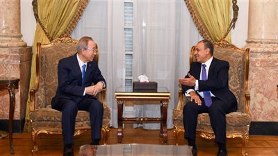 وزير الخارجية والهجرة يستقبل سكرتير عام الأمم المتحدة السابق
