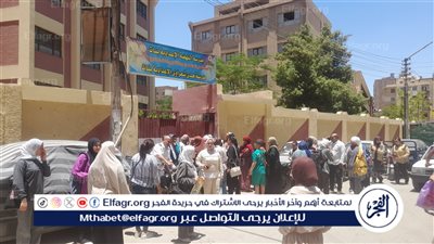 بدء توافد طلاب وطالبات الشهادة الاعدادية على اللجان فى ثانى أيام الامتحانات بأسيوط 