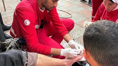 الهلال الأحمر المصري: تلفيات بالجراجات والشرفات واللوحات الإعلانية في الإسكندرية دون خسائر بشرية 