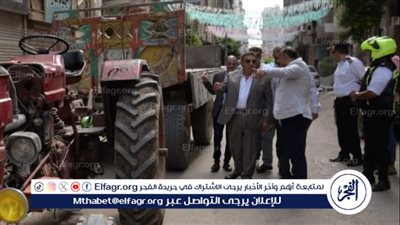 محافظ الدقهلية: يأمر بالتحفظ على جرار بمقطورة لالقائه مخلفات هدم وبناء على الطريق العام