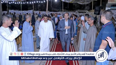 محافظ سوهاج يؤدي واجب العزاء لأسرة المحاسب 