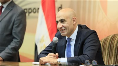 وزير التعليم يطمئن على الحالة الصحية لعدد من الملاحظين بعد تعرضهم لحادث سير بسوهاج