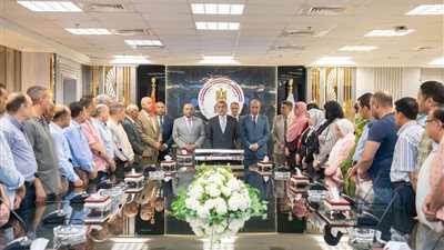 وزير الإنتاج الحربي يشيد بتطور الأداء ودور العاملين في التنمية