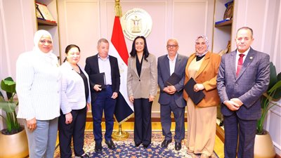 وزيرة التضامن الاجتماعي تكرم الإدارة المركزية لشؤون الأشخاص ذوي الإعاقة لتميزها في أداء المهام خلال مايو