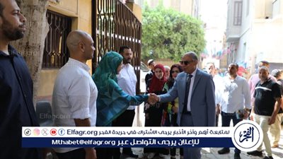 محافظ المنيا يزور مديرية الصحة ويتابع سير العمل داخل الإدارات والأقسام