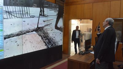 محافظ الغربية يتابع تنفيذ قرارات الإزالة في بث حي من مركز السيطرة