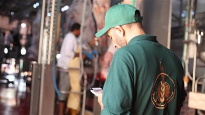 «بيت الزكاة والصدقات» يبدأ ذبح الأضاحي لتوزيعها على المستحقين في المحافظات