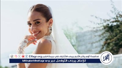أمينة خليل تخطف الأنظار في زفافها الثاني باليونان.. إطلالة أنثوية أنيقة تجمع بين البساطة والفخامة
