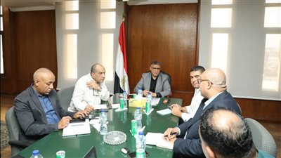 محافظ الجيزة يتابع أعمال تطوير البنية التحتية بالمنطقة الصناعية والاستثمارية بأبو رواش 