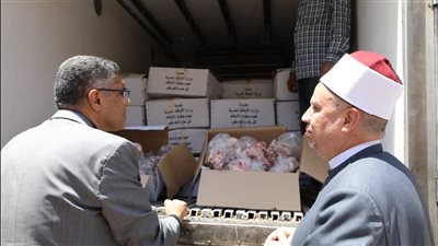 محافظ الجيزة يتسلّم لحوم صكوك الأضاحي للأسر الأولى