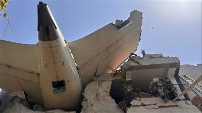 ملك بريطانيا يعرب عن صدمته لتحطم طائرة 