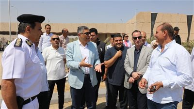 محافظ الجيزة يتفقد مشروعات التطوير للطرق المحيطة والمؤدية إلى المتحف المصري الكبير