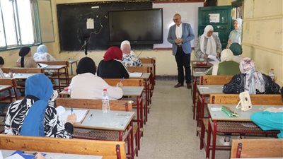 التربية الدينية والوطنية يرسمان البهجة على وجوه طلاب الثانوية العامة في أول أيام انطلاق الماراثون