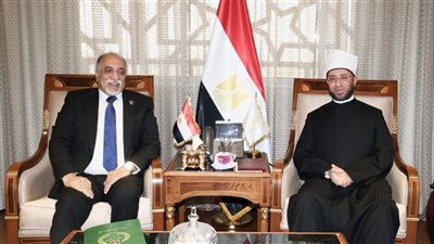 وزير الأوقاف يستقبل شيخ مشايخ الطرق الصوفية لبحث التعاون