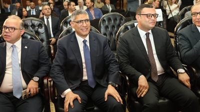 محافظ الجيزة يشهد فعاليات النسخة الخامسة من مؤتمر أخبار اليوم العقاري