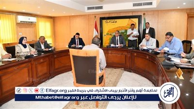 خلال اللقاء الدوري لخدمة المواطنين.. محافظ الفيوم يوجه بتوفير مساعدات مالية وطبية ومعاشات للأسر الأولى بالرعاية