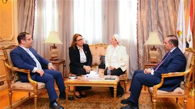 وزيرة البيئة تستعرض جهود الوزارة أمام 