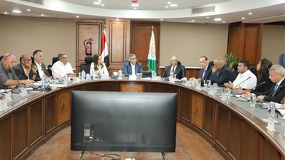 طلباتكم أوامر.. محافظ الجيزة يعقد اللقاء الأسبوعي لبحث شكاوى المواطنين