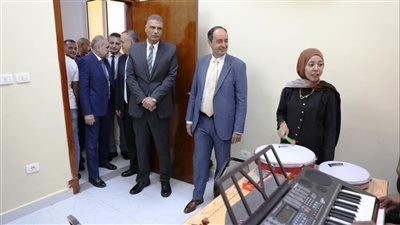 محافظ أسوان ومدير صندوق مكافحة وعلاج الإدمان والتعاطى يتفقدان مركز العزيمة بأسوان الجديدة