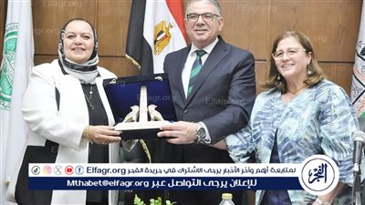 طلاب تسويق عين شمس يبدعون في مشروعات التخرج