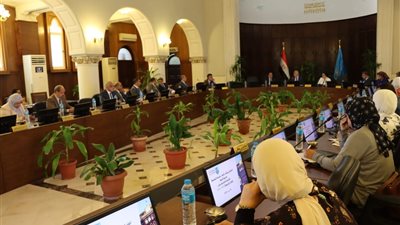مجلس خدمة المجتمع وتنمية البيئة يناقش خطة جامعة الإسكندرية الشاملة للفترة المقبلة 