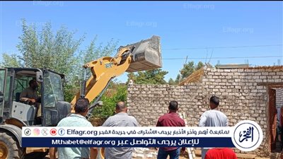 إزالة 5 حالات تعد على الأراضي الزراعية بالبياضيه فى الأقصر