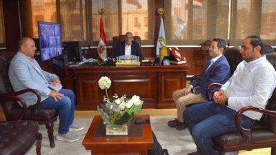 محافظ الغربية يناقش مع شركة 