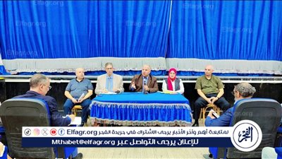 خلال اجتماع موسّع مع قيادات التعليم بالفيوم.. 