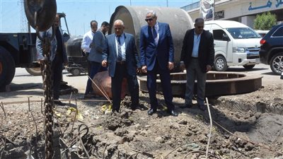 محافظ الغربية يتابع سير العمل بمشروع الصرف الصحي بعزبة الناموس