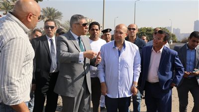 محافظ الجيزة يتفقد كوبري مزلقان أبو النمرس وطريق جسر المنوات