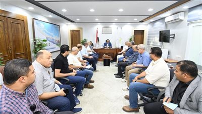 وزير الإسكان يعقد اجتماعا لمتابعة مشروعات مركز مارينا العلمين السياحي