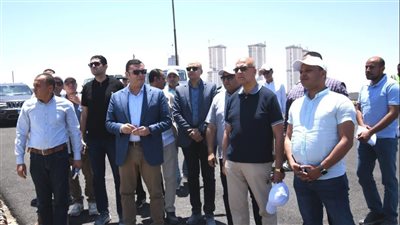 وزير الإسكان يتفقد مشروع بحيرات نيو مارينا والطرق والمداخل بـ 