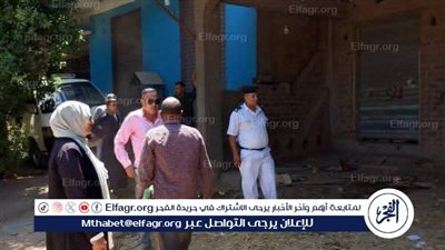 محلي نجع حمادي يزيل شوادر الخضار والفاكهة العشوائية بحاجر جبل هو