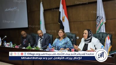 طلاب تجارة عين شمس يدرسون أثر التسويق الأخضر على النقل المستدام