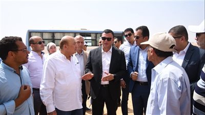 وزير الإسكان يتفقد مشروع الإسكان الأخضر وتطوير شبكة الصرف الصناعي بالمنطقة الصناعية A1 والمرحلة الثانية بمحطة مياه شرب رقم ٣