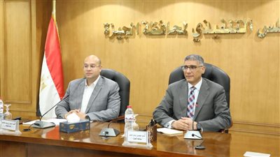 محافظ الجيزة يبحث آليات تحديث المخططات الاستراتيجية لـ 76 قرية