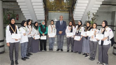 محافظ القليوبية يكرم فريق جوالة مركز شباب ميت نما - صور