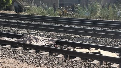 مصرع شخص اصطدم به قطار أثناء عبوره شريط السكة الحديد بالقليوبية